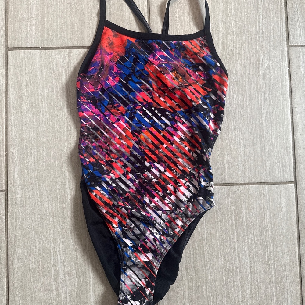 Arena training suit size 32